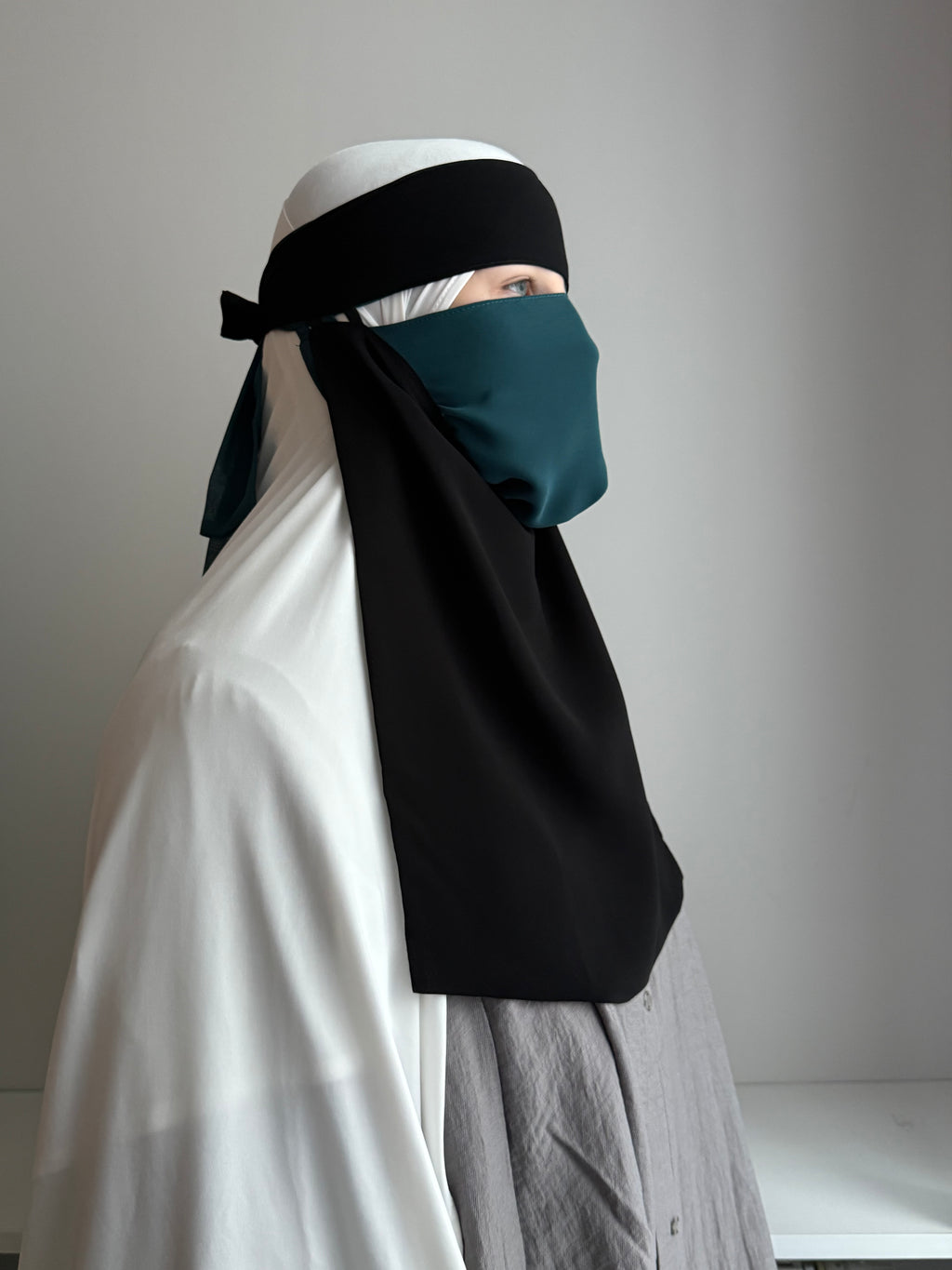 One layer pull down niqab
