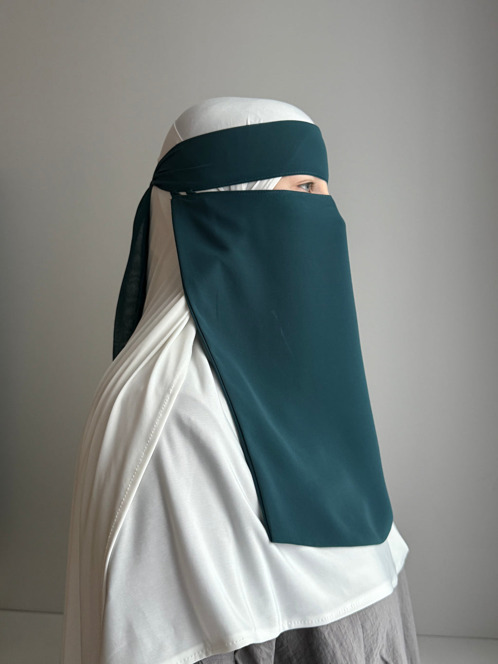 One layer pull down niqab