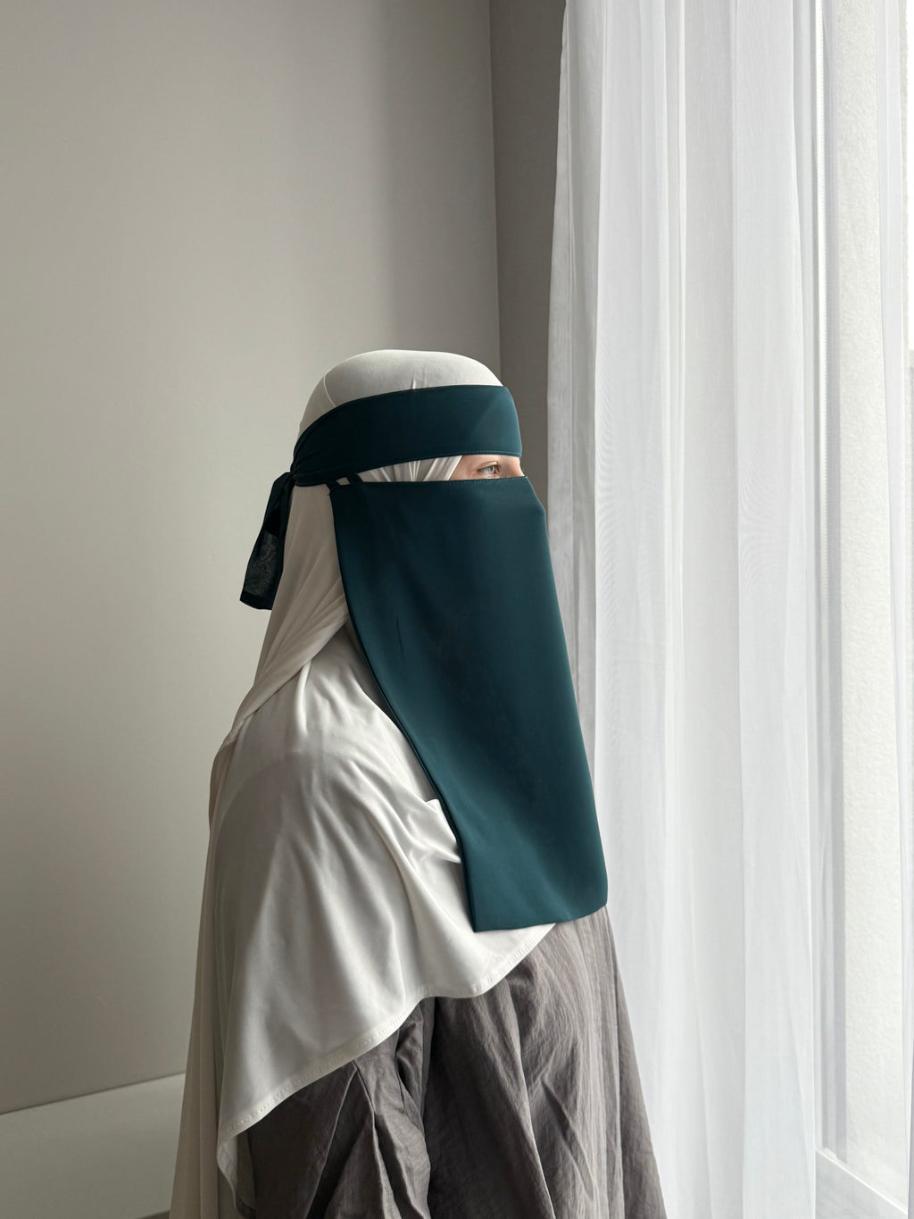 One layer pull down niqab